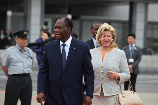 Alassane Ouattara aux banques : «de grâce baissez vos taux!»