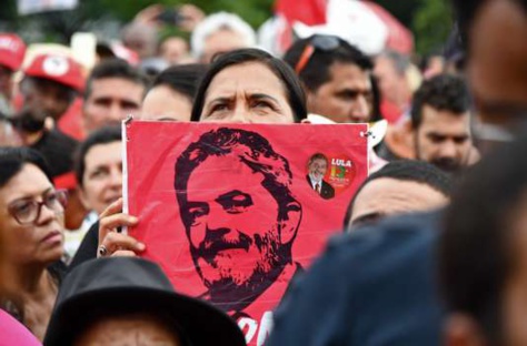 Première nuit en prison pour Lula