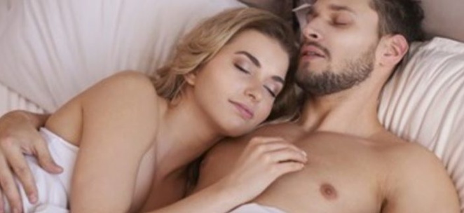 Santé : Voici les avantages de dormir tout nu dans votre lit!
