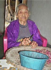 Turinah a une fille adoptive de 108 ans.