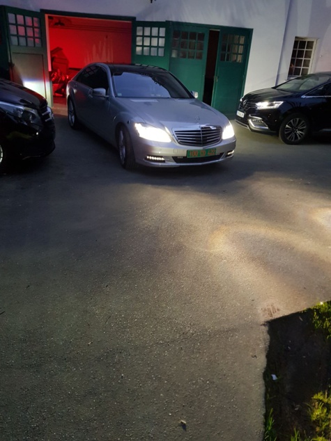Fake news : la voiture de Macky Sall n'a pas été enfarinée, voici la vraie voiture du Président (vidéo et photos)