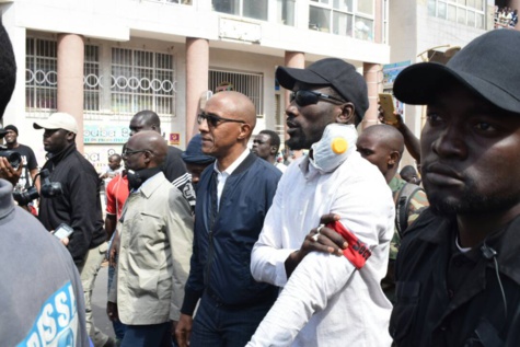 Photos : Abdoul Mbaye au front contre le parrainage