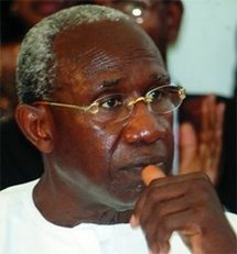 Le clash entre Iba Der Thiam et Wade évité de justesse