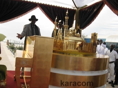 [Video] Quand Serigne Modou Kara joue du piano, ça donne ça… »