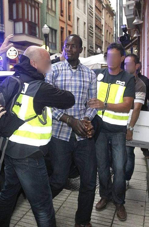 Espagne : Adou Ndiaye tue sauvagement sa compagne, hôtesse de l’air