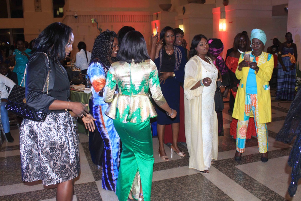 17 photos : Viviane Chidid Dieng fait danser Christophe Bigot, l'ambassadeur de France au Sénégal