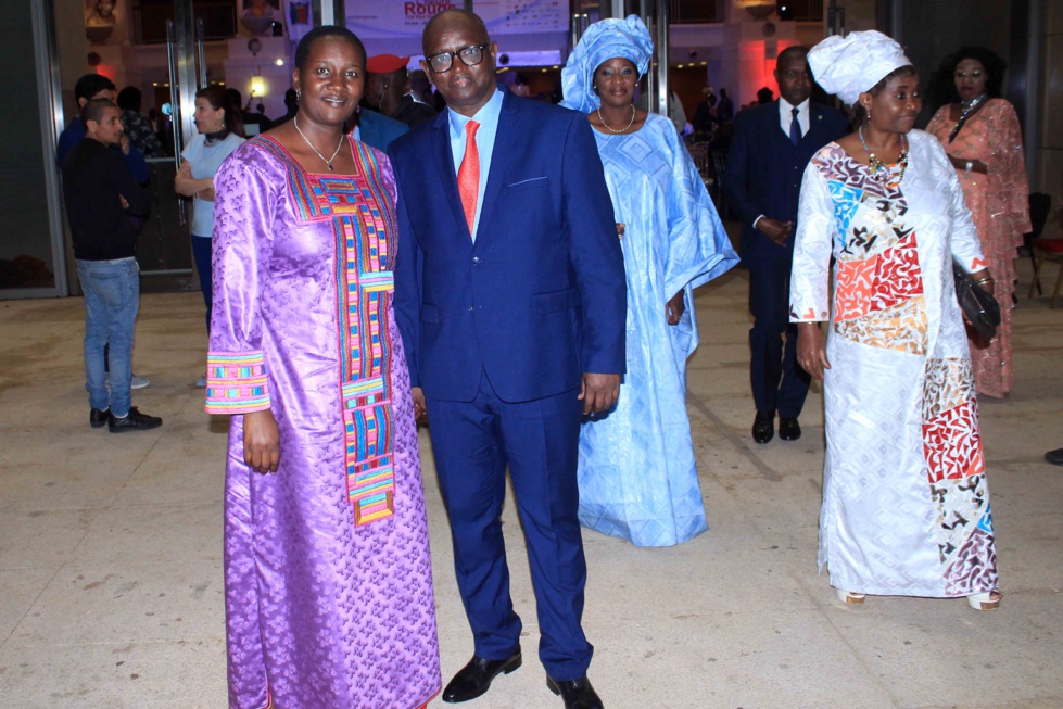 17 photos : Viviane Chidid Dieng fait danser Christophe Bigot, l'ambassadeur de France au Sénégal