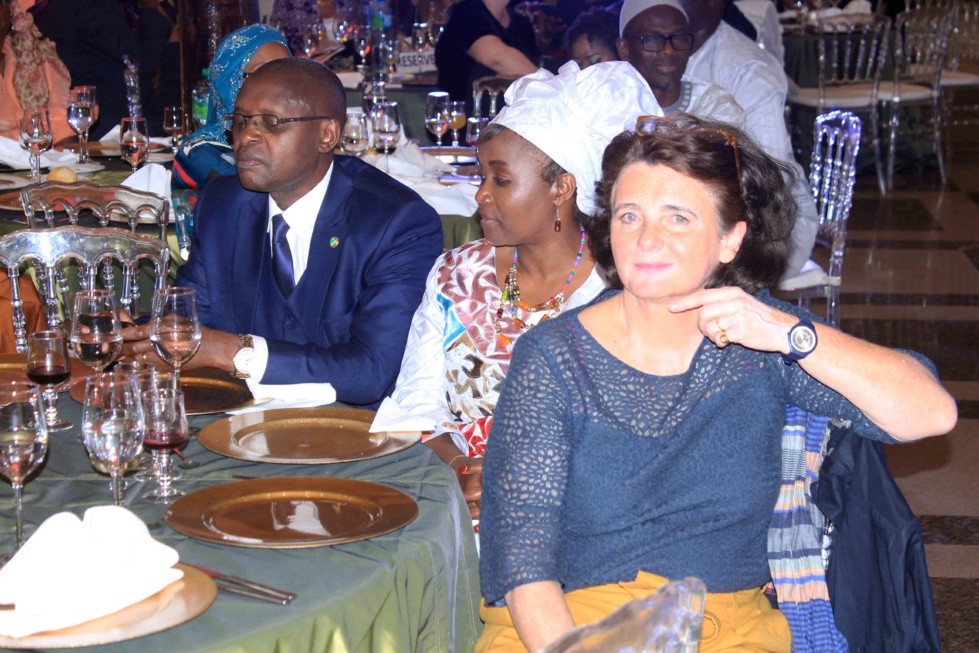 17 photos : Viviane Chidid Dieng fait danser Christophe Bigot, l'ambassadeur de France au Sénégal