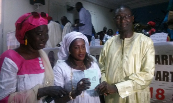 Rufisque: Ismaïla Madior Fall enrôle 400 « Badianou Gokh » pour la réélection de Macky Sall