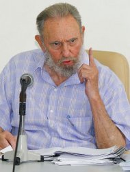 Après quatre ans, Fidel Castro revient et annonce la fin du monde