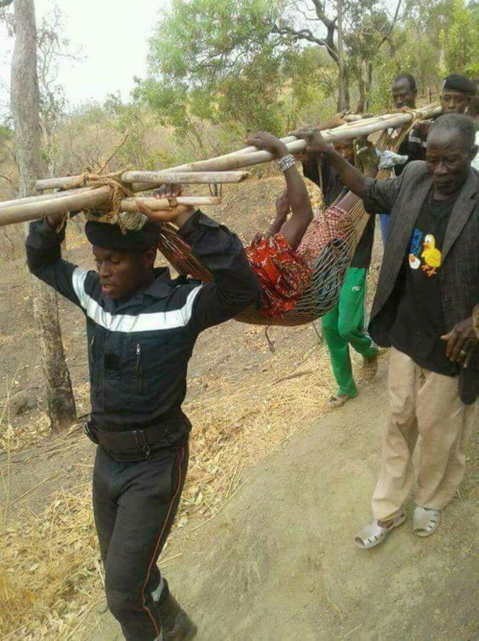 PHOTO - Kédougou: L'évacuation des malades se fait parfois avec ça...