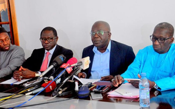 Crise universitaire : Le FRN invite Macky Sall à céder aux revendications des étudiants Crise universitaire : Le FRN invite Macky Sall à céder aux revendications des étudiants