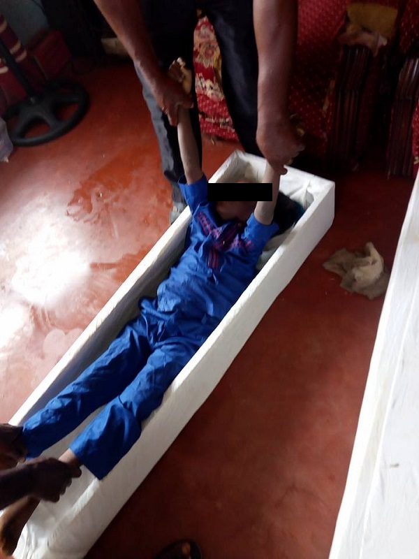 (Âmes sensibles s’abstenir) : Des jumeaux retrouvés morts dans le réfrigérateur de leurs parents (Âmes sensibles s’abstenir) : Des jumeaux retrouvés morts dans le réfrigérateur de leurs parents