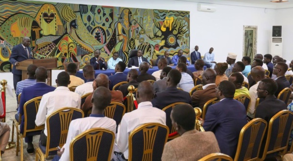 Vidéo - Audience au palais : Ce que Macky Sall a dit aux étudiants…Regardez