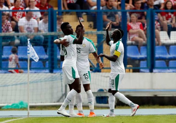 Les Sénégalais (de gauche à droite) Ismaïla Sarr, Diafra Sakho et Sadio Mané, le 8 juin, en Croatie. Les Sénégalais (de gauche à droite) Ismaïla Sarr, Diafra Sakho et Sadio Mané, le 8 juin, en Croatie.
