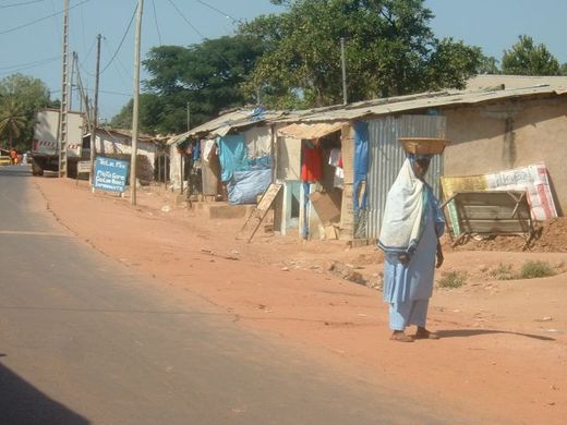 Face aux manquements dans leur localité, les populations de Mlomp marchent ce vendredi.