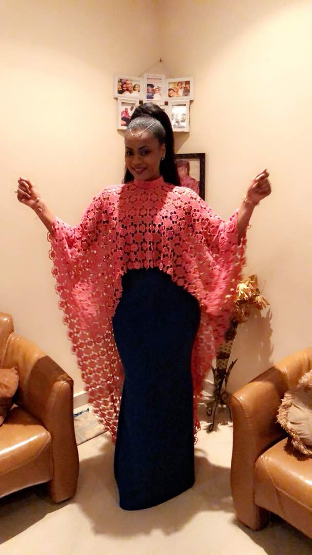 Spécial Korité: Admirez le Sagnsé de Mery Bèye de la Tfm, avec sa sœur Ramsess Spécial Korité: Admirez le Sagnsé de Mery Bèye de la Tfm, avec sa sœur Ramsess