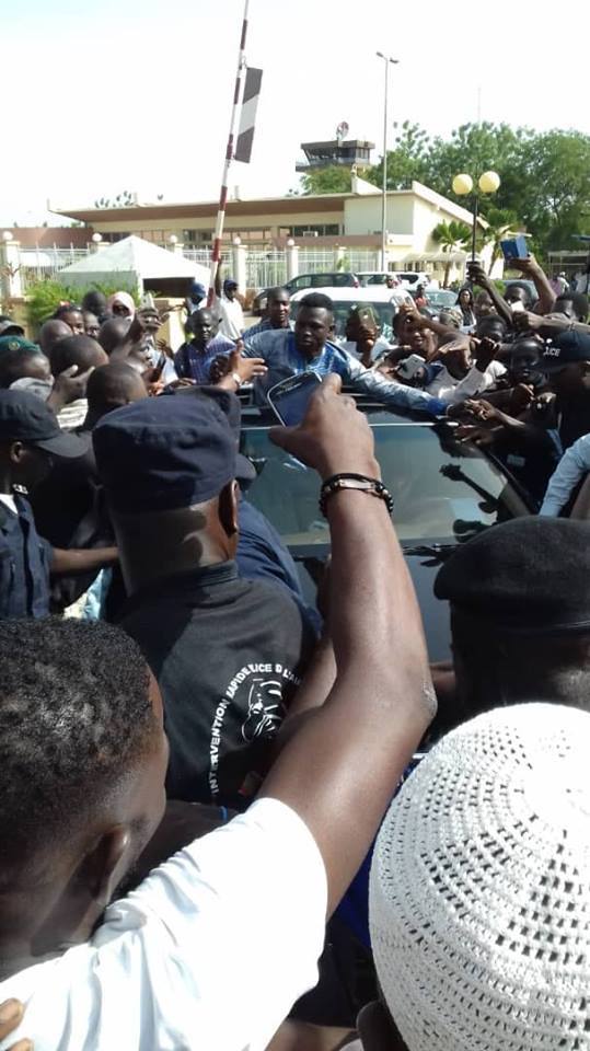 Photos: Mamoudou Gassama accueilli en héros à Bamako