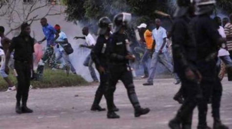 Gambie: au moins deux morts lors d’une manifestation dispersée par la police