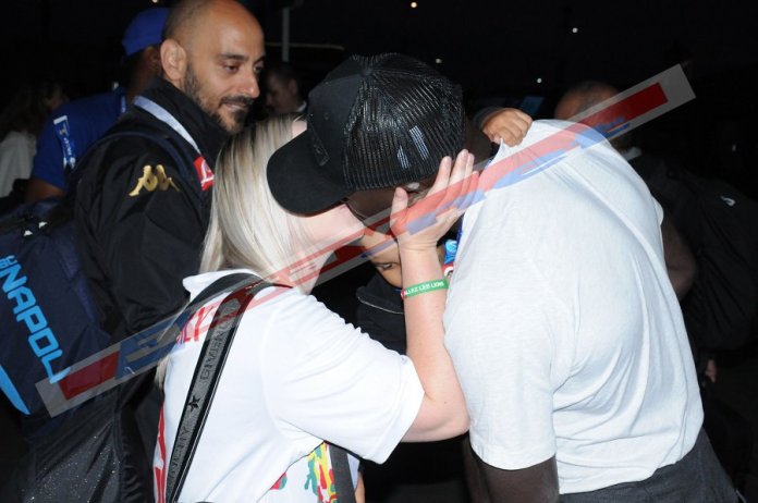 5 photos : Kalidou Koulibaly reçoit la visite de sa femme et son fils 5 photos : Kalidou Koulibaly reçoit la visite de sa femme et son fils