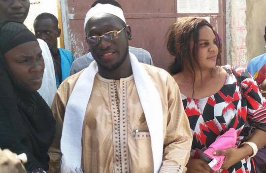 Serigne Assane Mbacké à sortie de la prison de Diourbel