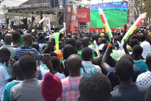 Photos : l'ambiance chez les supporters sénégalais à la Place de l'Obélisque