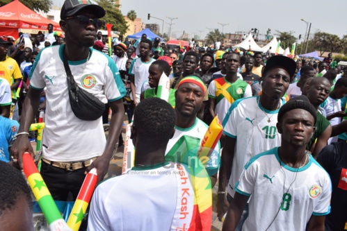 Photos : l'ambiance chez les supporters sénégalais à la Place de l'Obélisque