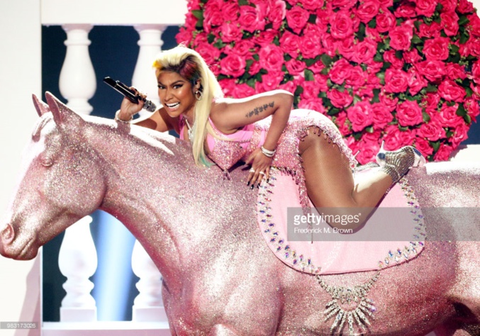 Sur la scène des BET Awards, Nicki Minaj met le paquet
