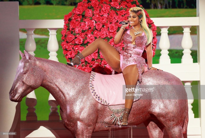 Sur la scène des BET Awards, Nicki Minaj met le paquet