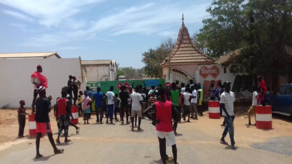 Photos Sébikotane: Les images des échauffourées entre les jeunes de l'ASC Darou Salam et l'usine SENAC