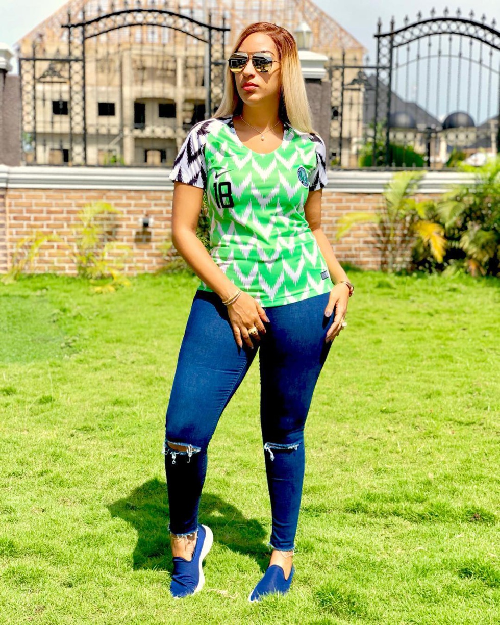 17 photos : Juliet Ibrahim, la belle supportrice du Nigeria qui fait le buzz au Mondial 2018