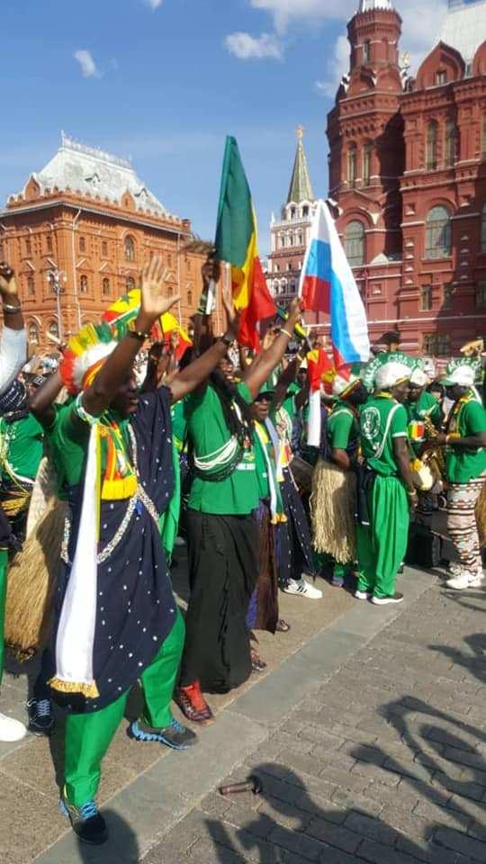 (10 Photos) Les supporteurs de « Allez Casa » font danser le monde en Russie