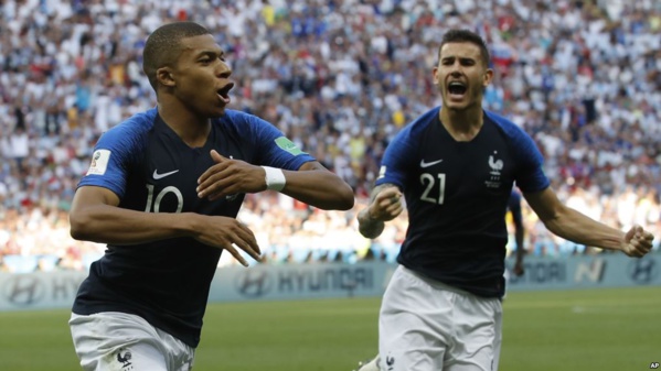 Le Roi Pelé félicite Kylian Mbappé pour son match contre l'Argentine