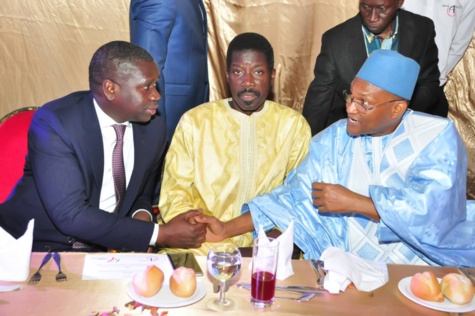 21 Photos : Nuit de l'Émergence "feusseul ligueyou" président Macky Sall des femmes de Benno de la région de thies