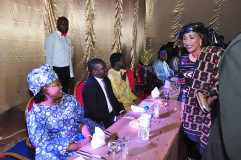 21 Photos : Nuit de l'Émergence "feusseul ligueyou" président Macky Sall des femmes de Benno de la région de thies