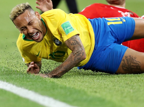 Les supporters brésiliens allument Neymar « Neymar n’a rien fait, il est … »