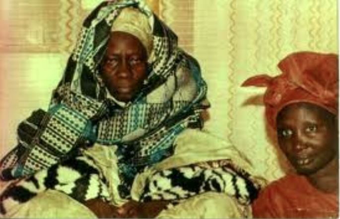  Photos : Sokhna Mouminatou MBACKE bint Cheikh Ahmadou Bamba 