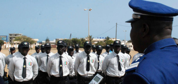 Extorsion de fonds : Quatre ASP dans de sales draps