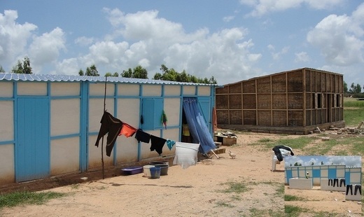 RECASEMENT DES SINISTRÉS DE LA BANLIEUE SUR LE SITE DE TIVAOUANE PEULH : Seules 10 maisons sans sanitaires ni cuisine sont prêtes, sur les 600 maisons annoncées