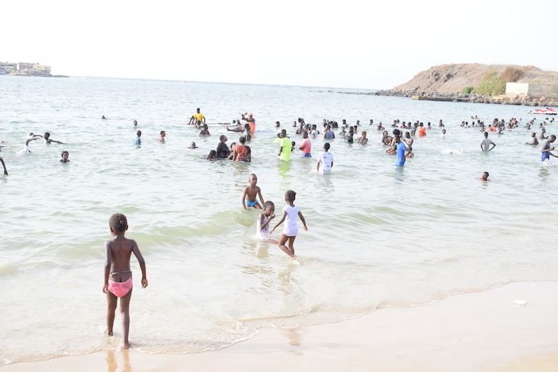 Photos : les vacances ont débuté à la plage de Ngor, c'est chaud
