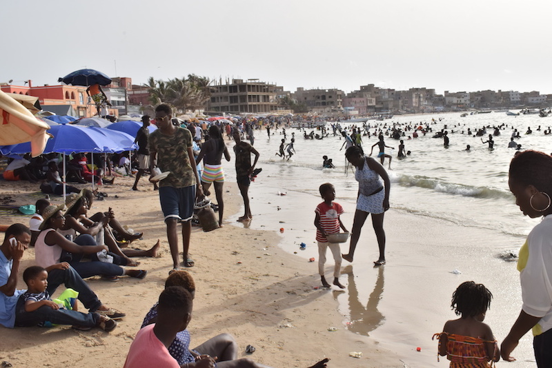 Photos : les vacances ont débuté à la plage de Ngor, c'est chaud