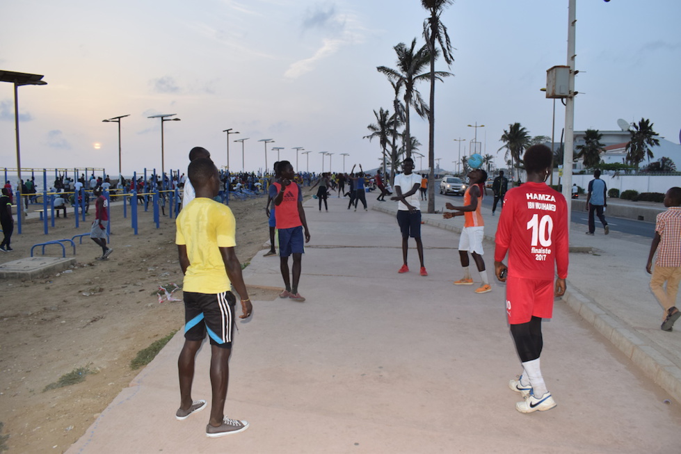 10 photos : Les Sénégalais en mode sport fitness sur le parcours sportif de la Corniche de Dakar