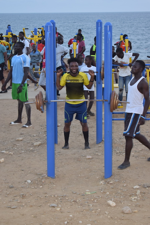 10 photos : Les Sénégalais en mode sport fitness sur le parcours sportif de la Corniche de Dakar