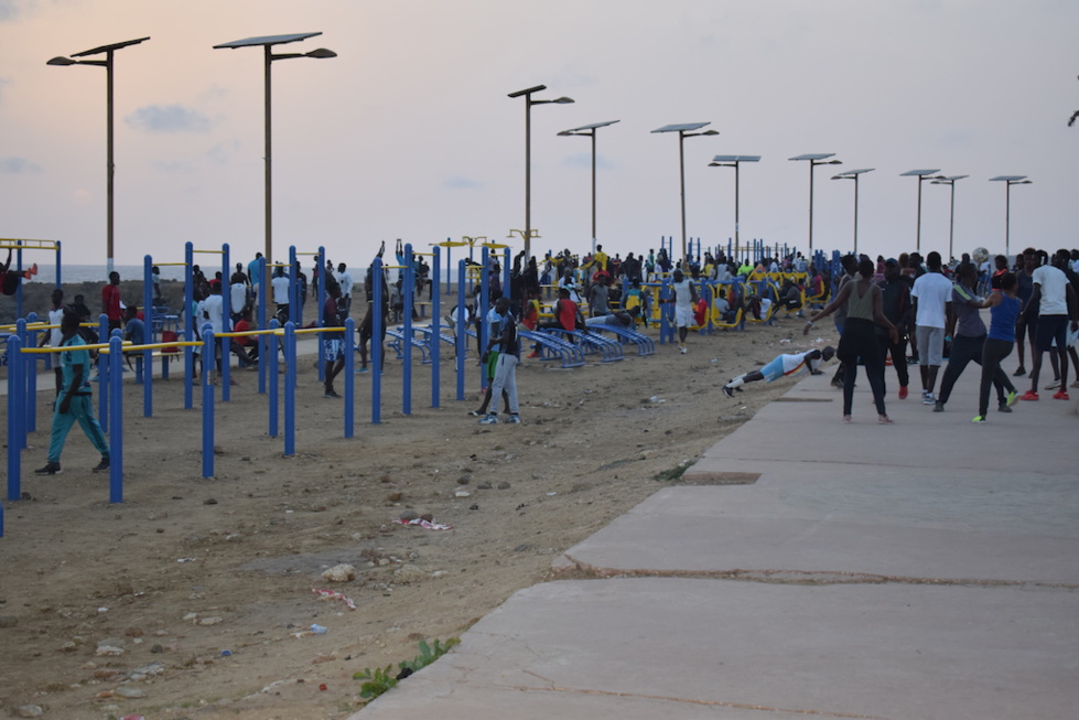 10 photos : Les Sénégalais en mode sport fitness sur le parcours sportif de la Corniche de Dakar