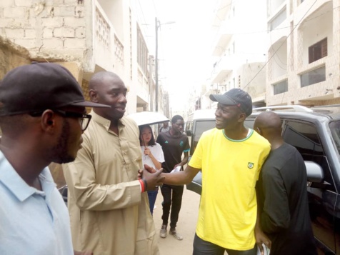 Photos : Modou Lô au chevet des orphelins du centre Keur Serigne Saliou