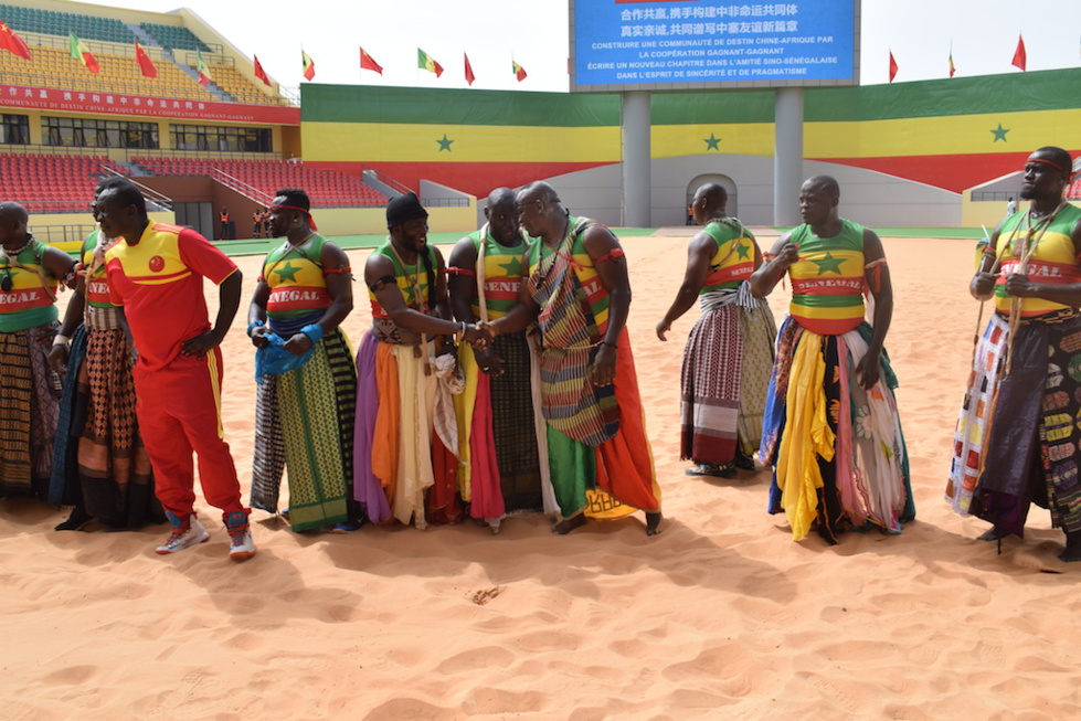 Photos : Remise des clés de l’arène nationale par le président chinois