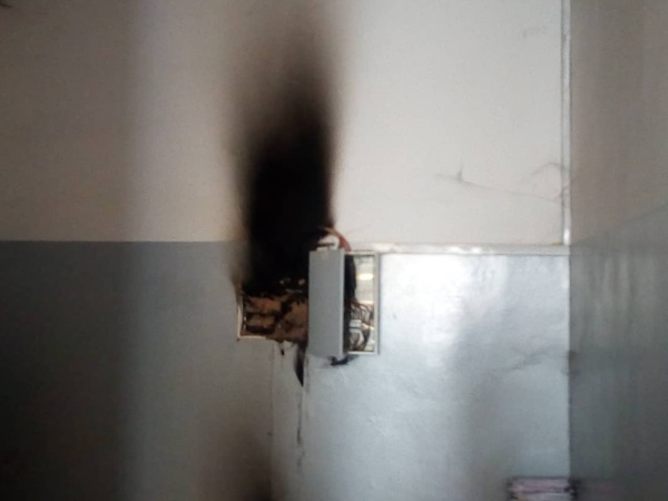 CDD Magal 2018 - Explosion du disjoncteur de la mairie de Touba: Préfet, Commandant, Commissaire, Marabouts, tous détalent plus vite que «leuk»; le maire de Mbacké prêt à sauter du premier étage ! CDD Magal 2018 - Explosion du disjoncteur de la mairie de Touba: Préfet, Commandant, Commissaire, Marabouts, tous détalent plus vite que «leuk»; le maire de Mbacké prêt à sauter du premier étage !