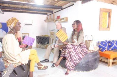 Mauritanie: L’ambassadeur de France rend les honneurs à Coumba Gawlo Mauritanie: L’ambassadeur de France rend les honneurs à Coumba Gawlo