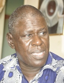PR EL HADJ MBODJ, AGRÉGÉ DE DROIT PUBLIC ET DE SCIENCE POLITIQUE : «Le report de la présidentielle en 2014 ne peut se faire qu’au terme d’un énième tripatouillage de la Constitution»