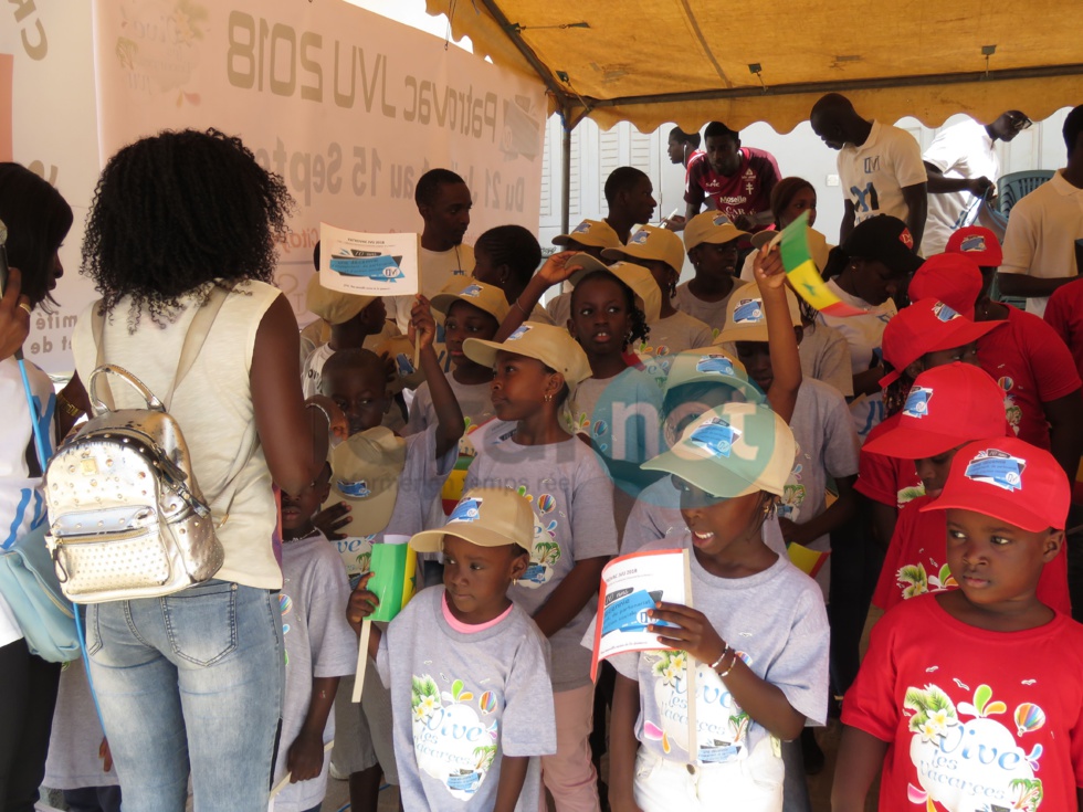 Photos : La cérémonie de levée des couleurs de l'Association des Jeunes Voisins Unis (JVU) 